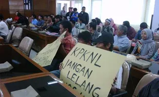 Lelang Saphir Square Masih Bisa Dibatalkan