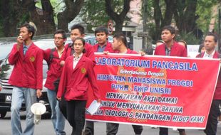  HARI LAHIR PANCASILA: Mahasiswa Unisri Gelar Aksi Damai  