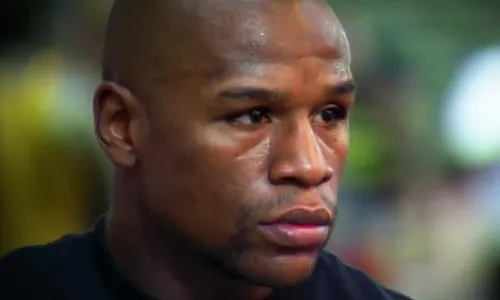 TINJU DUNIA : Mayweather Pilih Lawan Lewat Media Sosial