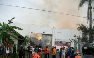 GUDANG TERBAKAR