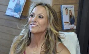  SHERYL CROW Derita Tumor Otak