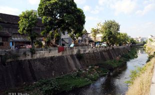 Rencana Besar di Kampung Pinggiran