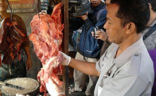  DAGING SAPI GELONGGONGAN Beredar di Pasar Klaten Kota