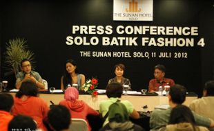 SOLO BATIK FASHION IV