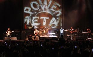 KONSER MUSIK : Aksi Power Metal dalam Rock Rising 2017 Guncang Solo