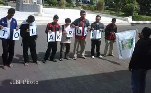  KOMERSIALISASI PENDIDIKAN: Belasan Mahasiswa Kammi DIY Tolak RUU PT