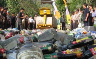 POLRES KLATEN Musnahkan 2.876 Liter Miras Hasil Razia Pekat