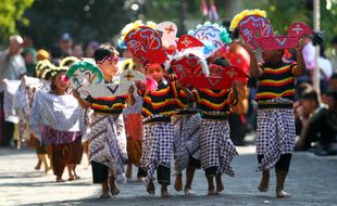 DEFILE PESERTA HAN 2012