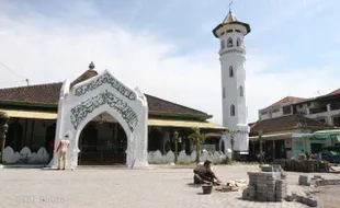 MASJID AL WUSTHO: 2 Tahun Ajukan Permohonan, Dana Perbaikan Tak Kunjung Turun