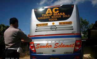 PERIKSA BANGKAI BUS SUMBER SELAMAT