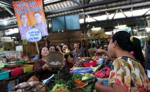 Saweran Pedagang Pasar Gede untuk Sang Walikota