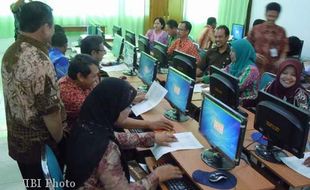  SERTIFIKASI GURU : Tenang Pencairan Tunjangan Macet Hanya Sementara