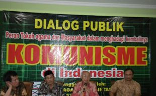 DIALOG PUBLIK: Lawan Komunisme, Tingkatkan Kesejahteraan Rakyat