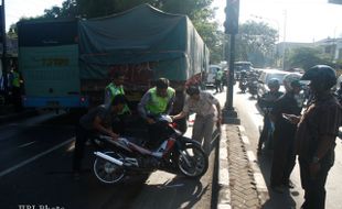 KECELAKAAN WONOGIRI : Truk vs Sepeda Motor, 1 Tewas dan 2 Luka-Luka