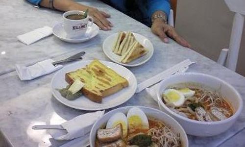 KULINER: Kedai Makanan Singapura Hadir di Amplaz