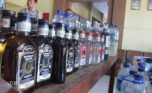 RATUSAN BOTOL MIRAS DISITA POLRES BOYOLALI  