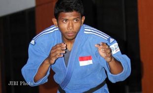  OLIMPIADE 2012: PUTU WIRADAMUNGGA Tumbang di Babak Penyisihan