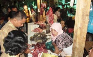  SIDAK, DISNAKAN BOYOLALI Temukan Daging Semi Gelonggongan