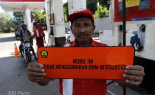 PEMBATASAN BBM: Pelat Merah Dilarang Minum Premium