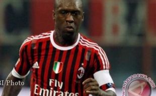 SUKSESOR ALLEGRI : Seedorf Dikabarkan Tangani Milan Mulai Kamis Ini