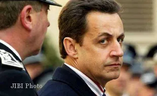 SARKOZY Digerebek Polisi di Kediamannya 