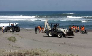 LIBUR LEBARAN 2014: Wisata ke Pantai, Awas Gelombang Tinggi...