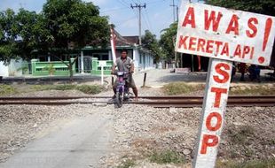 KECELAKAAN KLATEN : Penjaga Palang Pintu Rel Tertabrak KA, Tubuh Terpotong-Potong