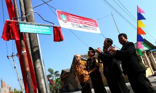 KAJARI SOLO RESMIKAN JALAN KAPTEN DR PRAKOSA