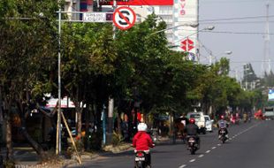 Pelanggaran Larangan Parkir di Jalan Provinsi Masih Marak