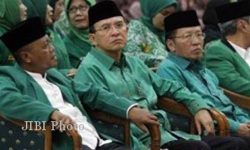 KONFLIK INTERNAL PPP : Hamzah Haz dan Senior PPP Dorong ke Jokowi, Sekjen Menolak