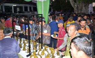 PARA DHUAFA BUKA PUASA BERSAMA BUPATI WONOGIRI