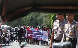 UNJUK RASA MAHASISWA PAPUA