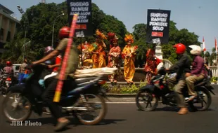 RED BATIK SAMBUT PEMUDIK