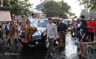 MOBIL NASIONAL : Mobnas, Jokowi Gandeng Proton, Produsen Esemka Tak Ambil Pusing