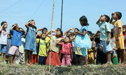 PERAYAAN KEMERDAKAAN: Warga Perbatasan Kibarkan 1.000 Bendera