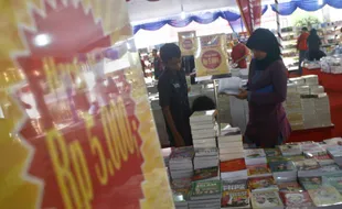 PESTA BUKU