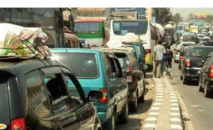 ARUS MUDIK: Kepadatan Jalur Nagreg Masih Tinggi, Macet Total Sempat Terjadi