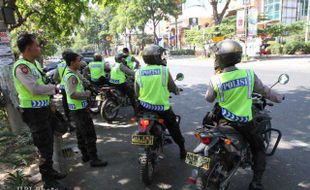 PENJAGAAN POLISI DI JL SLAMET RIYADI