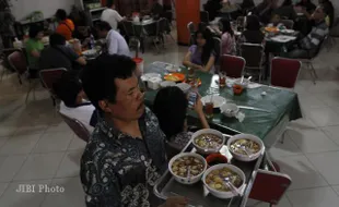 Timlo hingga Soto Seger Diburu Pemudik