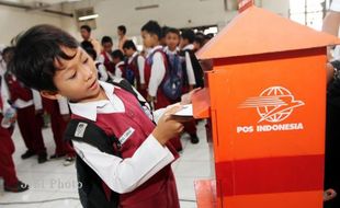 KANTOR POS: Pengiriman Paket Meningkat, Kiriman Uang Menurun