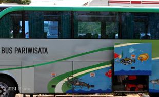 ISTIRAHAT DI BAGASI BUS