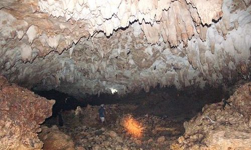 WISATA: Gua Gremeng Tak Seheboh Pindul