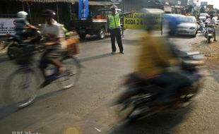 UNDERPASS MAKAMHAJI: Wah, Memutar Lewat Jalan Kampung Kini Jadi Sulit!