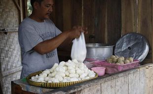 KULINER RAMADAN: Geblek, Makanan Ringan Gurih