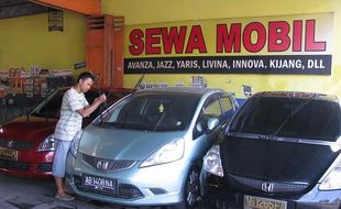 BISNIS PERSEWAAN MOBIL : Libur Panjang, Rental Mobil Laris