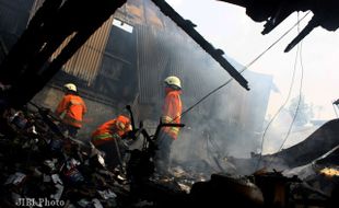 KEBAKARAN DI JATINEGARA KAUM, AKIBAT KORSLETING