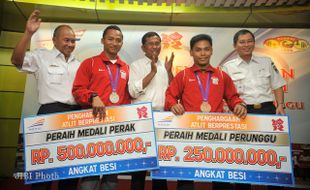 PENGHARGAAN LIFTER OLIMPIADE