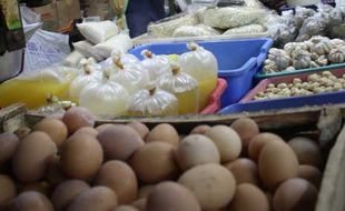 Jelang Natal dan Tahun Baru, Harga Telur di Klaten Tembus Rp32.000/Kg