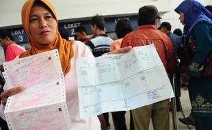 MUDIK LEBARAN 2017 : Peredaran Tiket Palsu KA Rugikan Pemudik, Begini Saran PT KAI Madiun