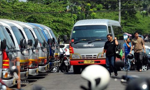 LEBARAN 2014 : Tarif Travel Lebaran H-5 Naik 40%